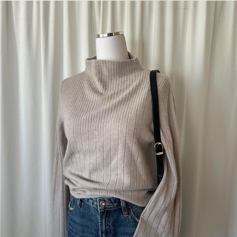 Nanette Lepore 100% 2-ply cashmere mock neck sweater Meduim. - Picture 5 of 8